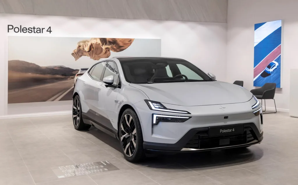 르노코리아 11월 판매 4,649대, QM6·SM6 9년 만에 판매 종료 3 폴스타 4, 광주 폴스타 로드쇼