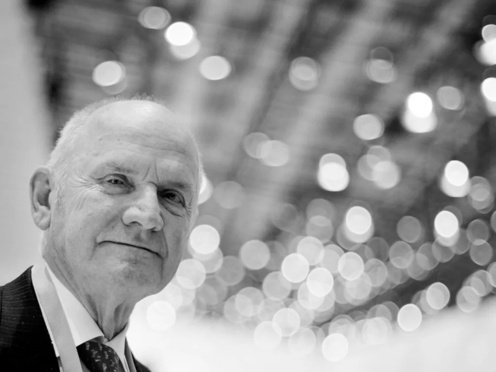 부가티 페르디난트 카를 피에히와 W16 엔진 그리고 부가티 베이론 (The Birth of a Legend: How Ferdinand Piëch and the BUGATTI Veyron changed the automotive industry)