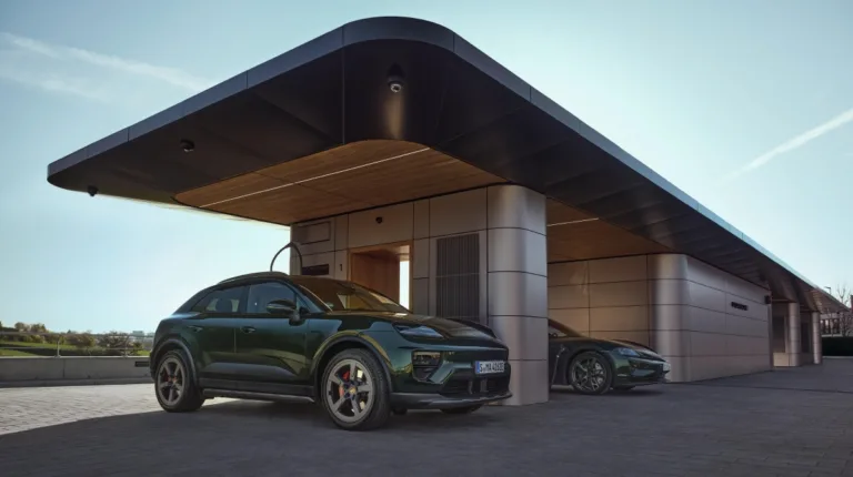포르쉐 차징 라운지, A sixth Porsche Charging Lounge opens in Leonberg near Stuttgart