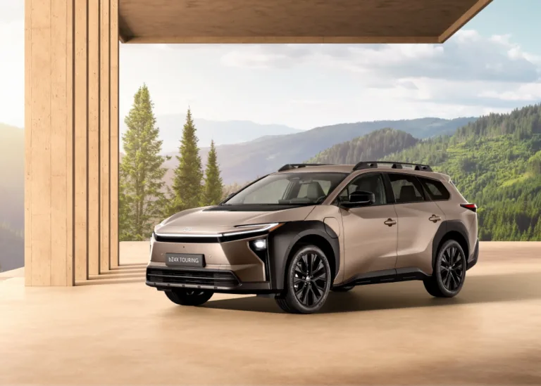 토요타 bZ4X 투어링 공개 (World premiere of the Toyota bZ4X Touring: an electric SUV designed for family adventure)