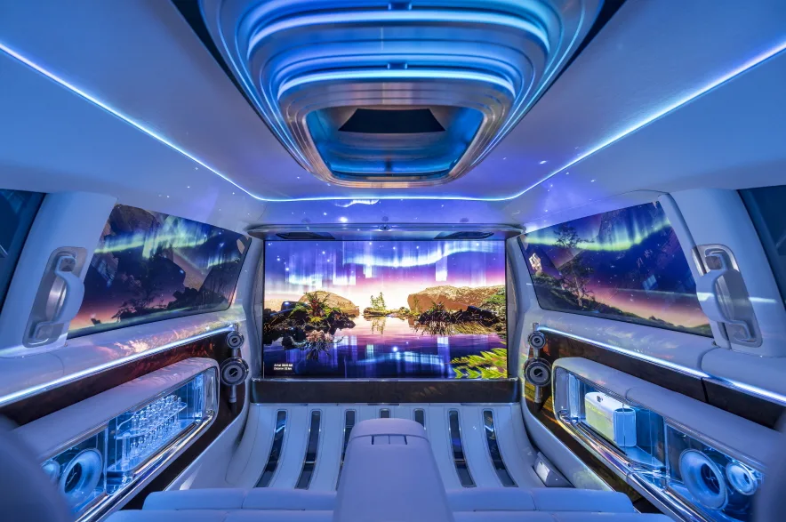메르세데스-벤츠 비전 V (Dawn of a new era: the Vision V provides a glimpse of a new segment of luxury limousines)