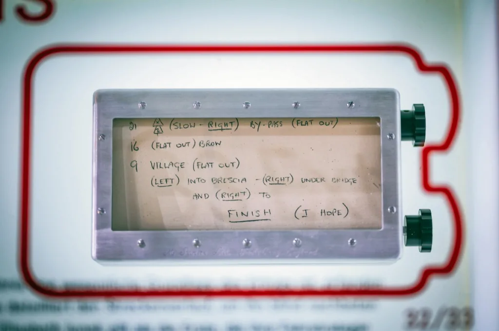 메르세데스 벤츠 박물관 특별 시리즈, 벤츠 300 SLR 722 (1 May 1955, 7:22 am: Start of the Mercedes-Benz 300 SLR “722” to a victory forever remembered) Authentische Reproduktion des Roadbooks von Denis Jenkinson für die Mille Miglia 1955, Teil der Serie „33 Extras“ im Mercedes-Benz Museum. Foto: Thomas Niedermüller. (Fotosignatur der Mercedes-Benz Classic Archive: D851175) Authentic reproduction of Denis Jenkinson’s road book for the 1955 Mille Miglia, part of the “33 Extras” series at the Mercedes-Benz Museum. Photo: Thomas Niedermüller. (Photo index number in the Mercedes-Benz Classic Archives: D851175)