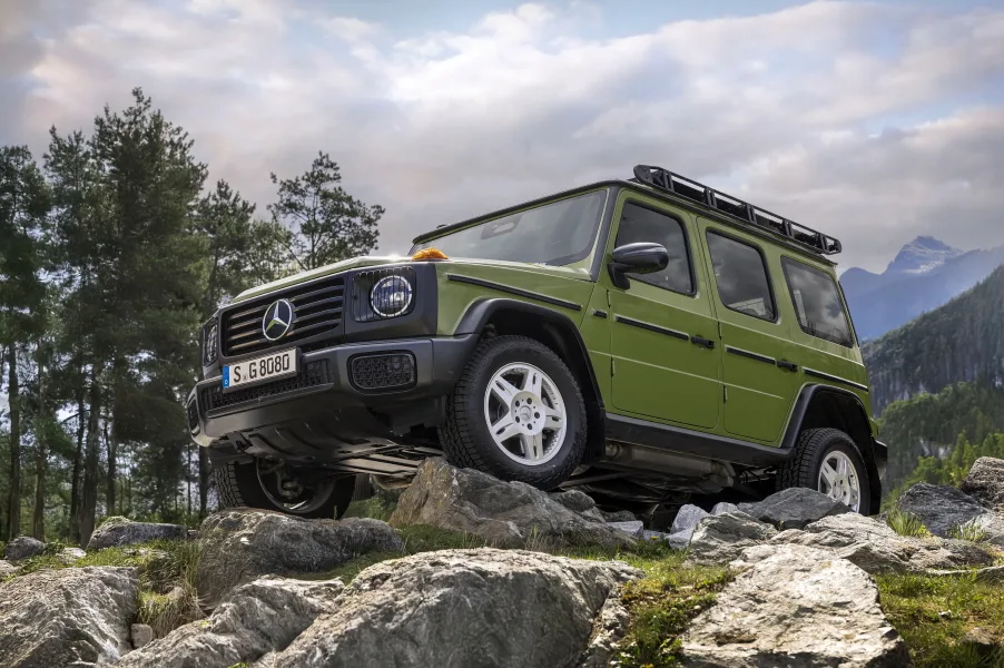 메르세데스-벤츠 G-클래스 (Highly exclusive: The Mercedes-Benz G-Class Edition STRONGER THAN THE 1980s celebrates the origins of the off-road icon)