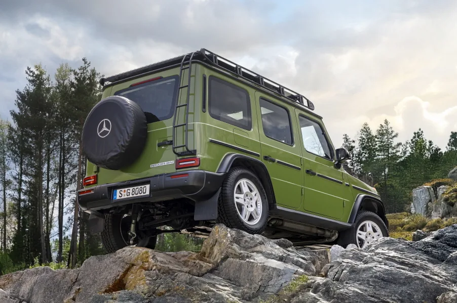 메르세데스-벤츠 G-클래스 (Highly exclusive: The Mercedes-Benz G-Class Edition STRONGER THAN THE 1980s celebrates the origins of the off-road icon)