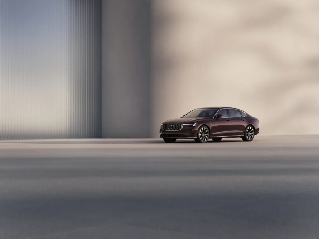 볼보 S90 페이스리프트 (Meet the new Volvo S90 – the finest version of our luxury hybrid sedan yet)