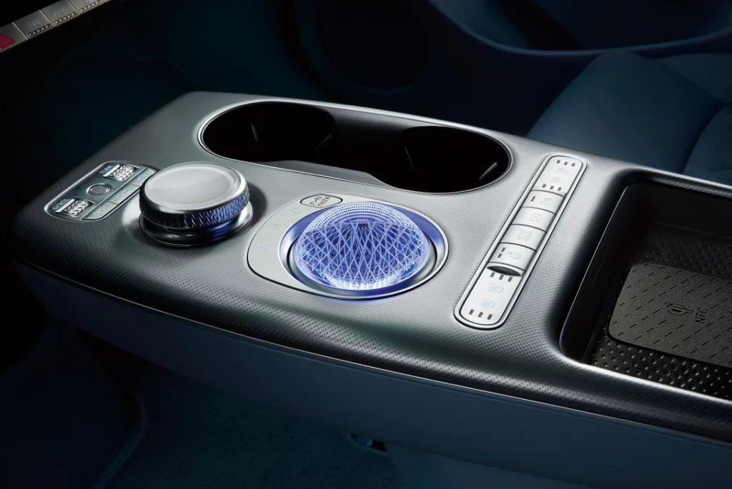 Genesis Interior Design Chief explains "What's Next?" 3 WHAT'S NEXT FOR GENESIS CABINS? GENESIS INTERIOR DESIGN CHIEF Jaeho Oh EXPLAINS