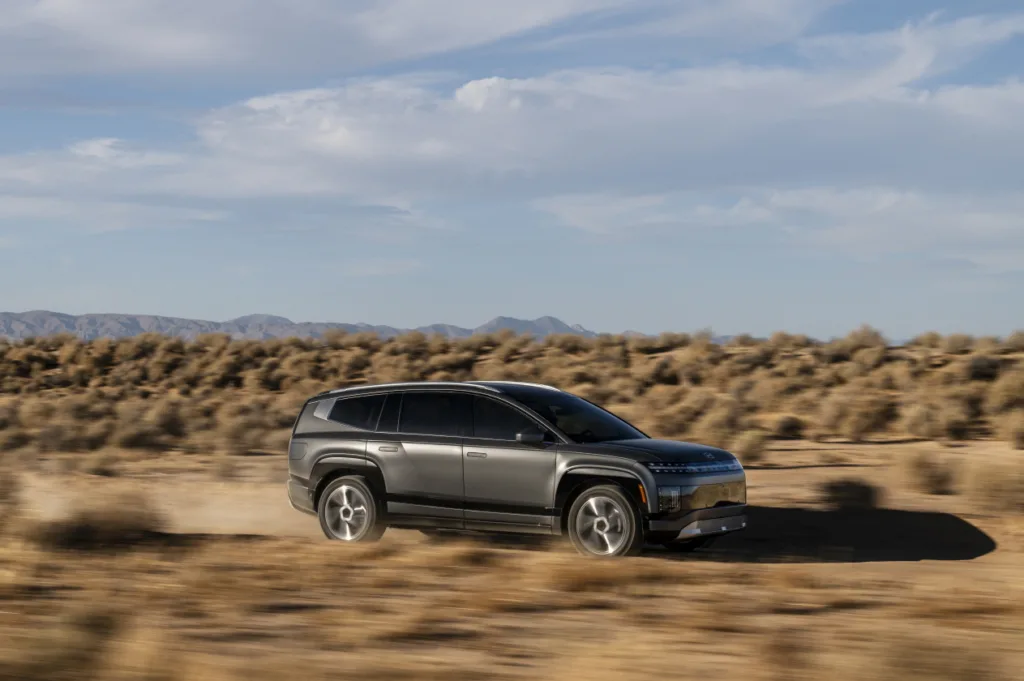 Hyundai IONIQ 9, more than 300 Miles and resonable price 3 현대자동차 아이오닉 9 (Assembled-In-America 2026 Hyundai IONIQ 9 EV Delivers 300+ Miles of Range From $58,955)