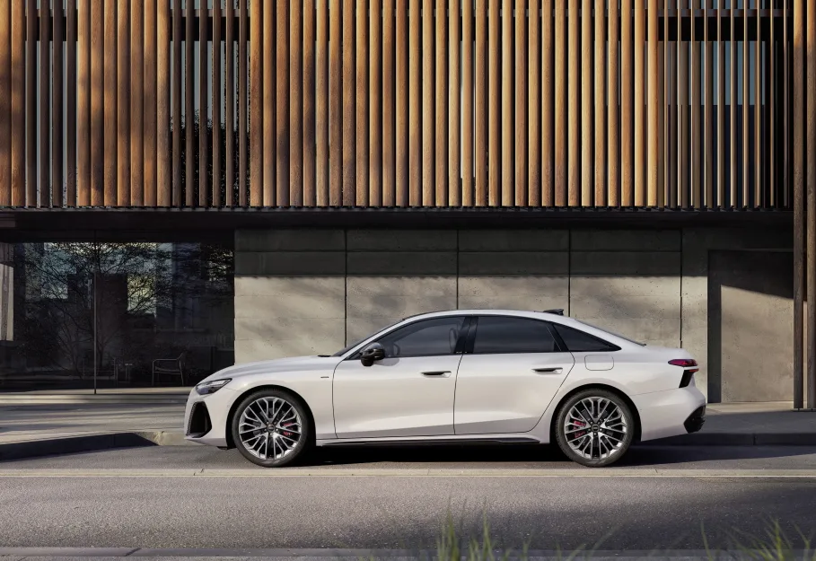 Audi A6 plug-in hybrid, Sporty meets efficiency 5 아우디 A6 e-하이브리드 (Sporty meets efficiency: the new A6 plug-in hybrid models)