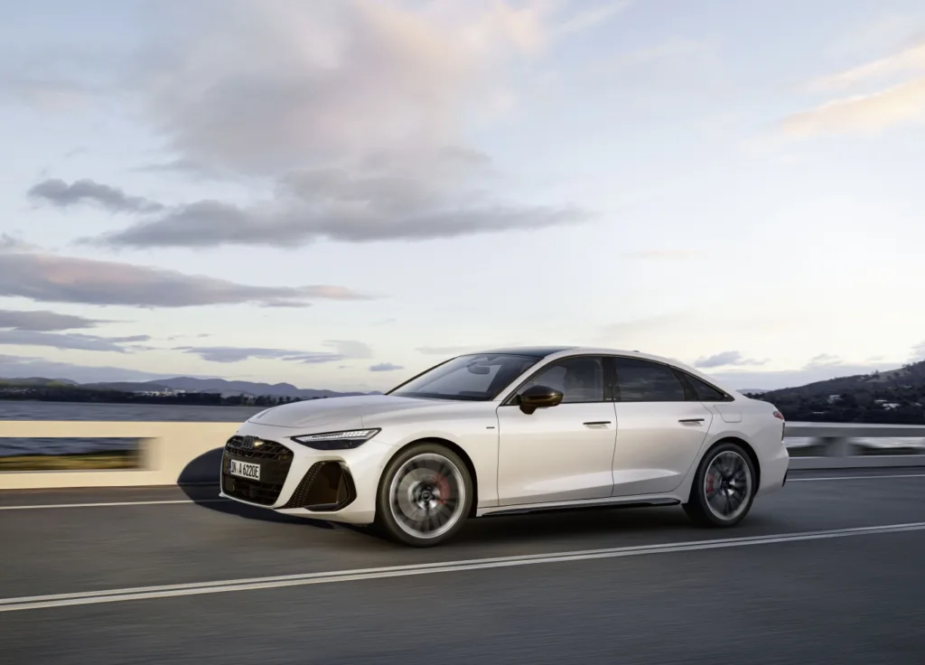Audi A6 plug-in hybrid, Sporty meets efficiency 1 아우디 A6 e-하이브리드 (Sporty meets efficiency: the new A6 plug-in hybrid models)
