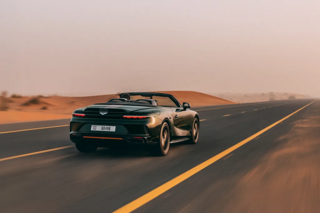 벤틀리 바투르 컨버터블(Batur Convertible makes public debut)