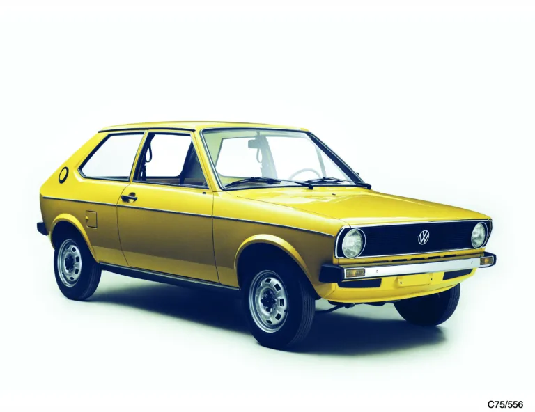 폭스바겐 폴로 50주년 (50 years of the Volkswagen Polo: small on the outside, big on the inside and successful worldwide)