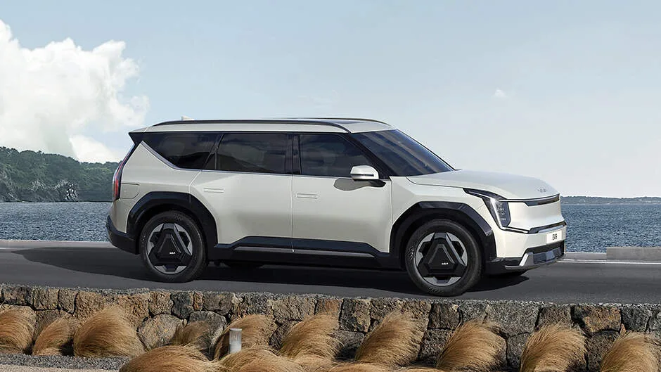 기아 차지 42,000개로 EV3, EV9을 더 스마트하게 충전, 영국에서는? 4 기아 차징, 스마트한 전기차 충전 EV3, EV4, EV6, EV9 (Kia Charging, A Future with Smart EV Charging)