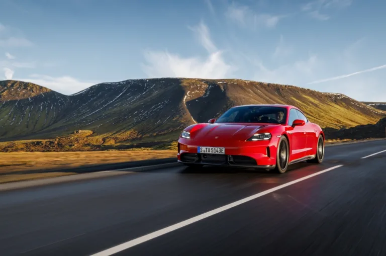 포르쉐 타이칸 GTS (Porsche Taycan GTS)