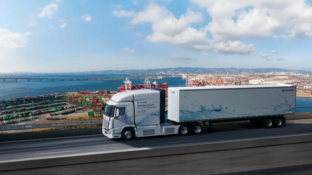Hyundai Motor Unveils the New XCIENT Heavy-Duty Fuel Cell Truck at ACT Expo 2025