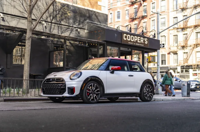 MINI 존 쿠퍼 웍스 뉴욕 시승(High Performance in New York City: With the MINI John Cooper Works through the Big Apple.)