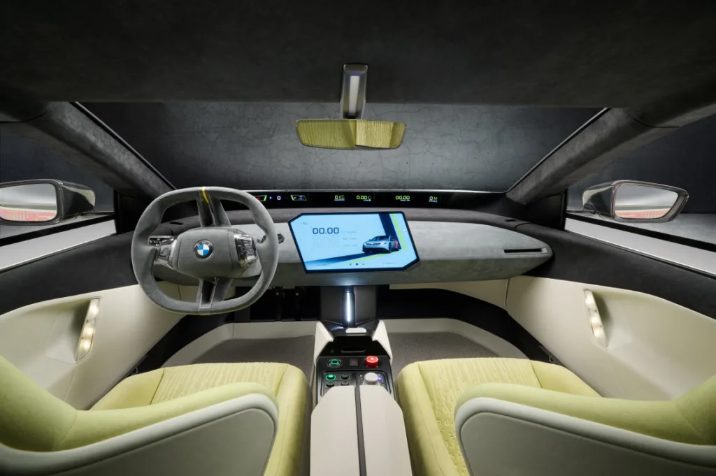 BMW 비전 드라이빙 익스피리언스 상하이 모터쇼 (Driving experience in a class of its own: BMW Vision Driving Experience shines in Shanghai with spectacular manoeuvres and gleaming paintwork.)