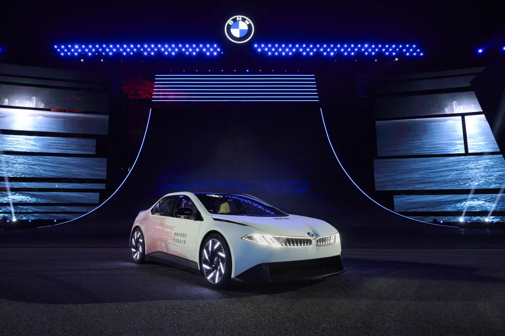 BMW Vision Driving Experience shines in 2025 Shanghai autoshow 2 BMW 비전 드라이빙 익스피리언스 상하이 모터쇼 (Driving experience in a class of its own: BMW Vision Driving Experience shines in Shanghai with spectacular manoeuvres and gleaming paintwork.)