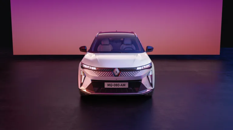 르노 세닉 E-테크 일렉트릭, (Scenic E-Tech electric: new features to make the EV life simpler and more pleasant than ever)