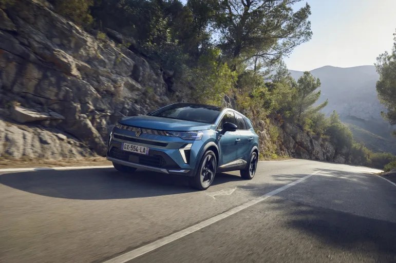 Renault E-Tech 160HP has twofold benefits 2 Renault Symbioz Iconic Version https://mobilityground.com/wp-content/uploads/2025/05/Renault-Symbioz-Iconic-Version.webp