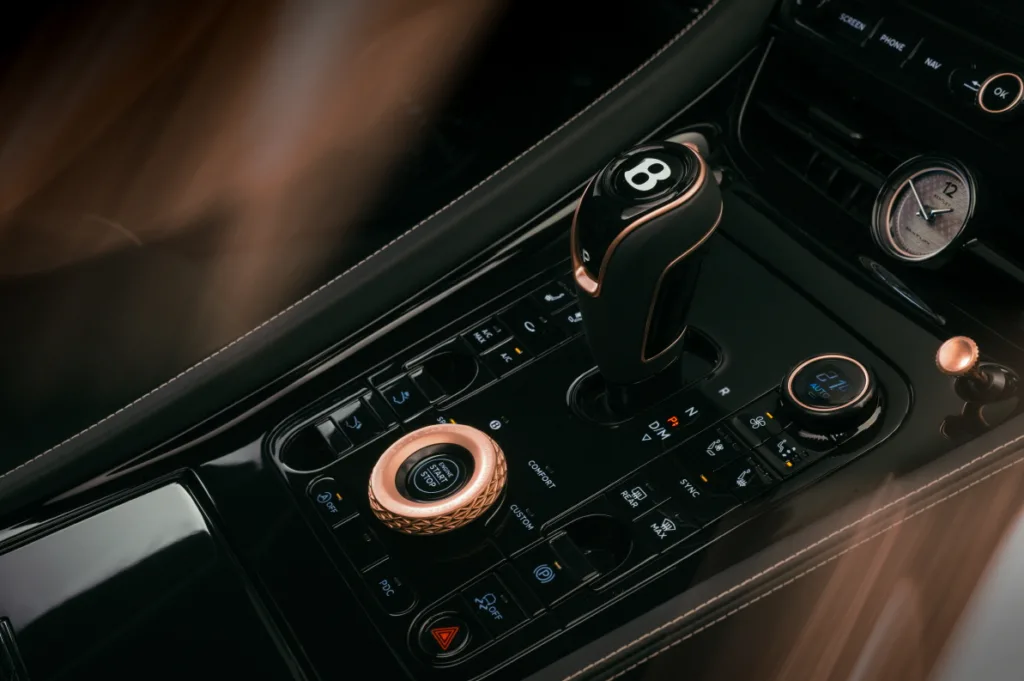 벤틀리 바투르 블랙 로즈 (‘The Black Rose’ Bentley Batur revealed, featuring 3D printed Rose Gold)