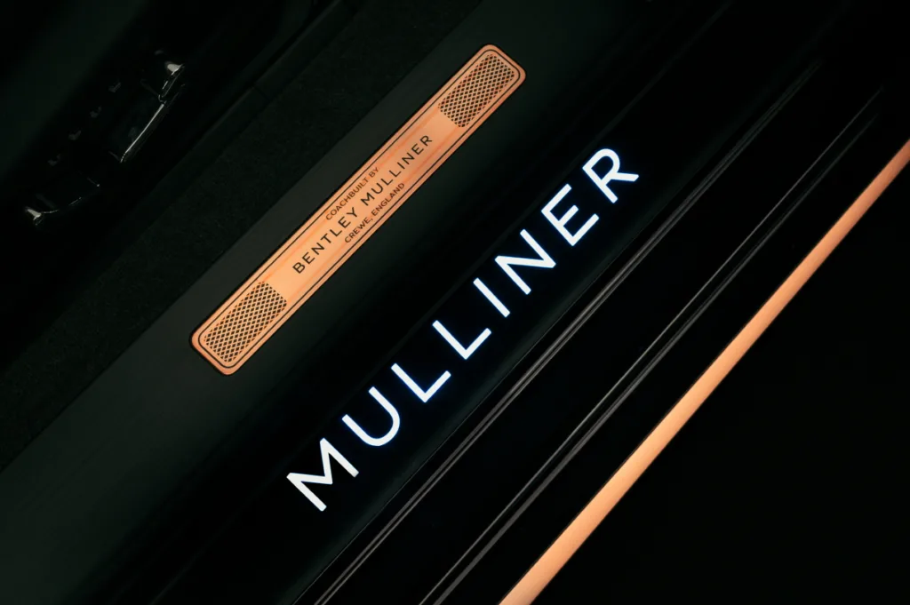 벤틀리 바투르 블랙 로즈 (‘The Black Rose’ Bentley Batur revealed, featuring 3D printed Rose Gold)