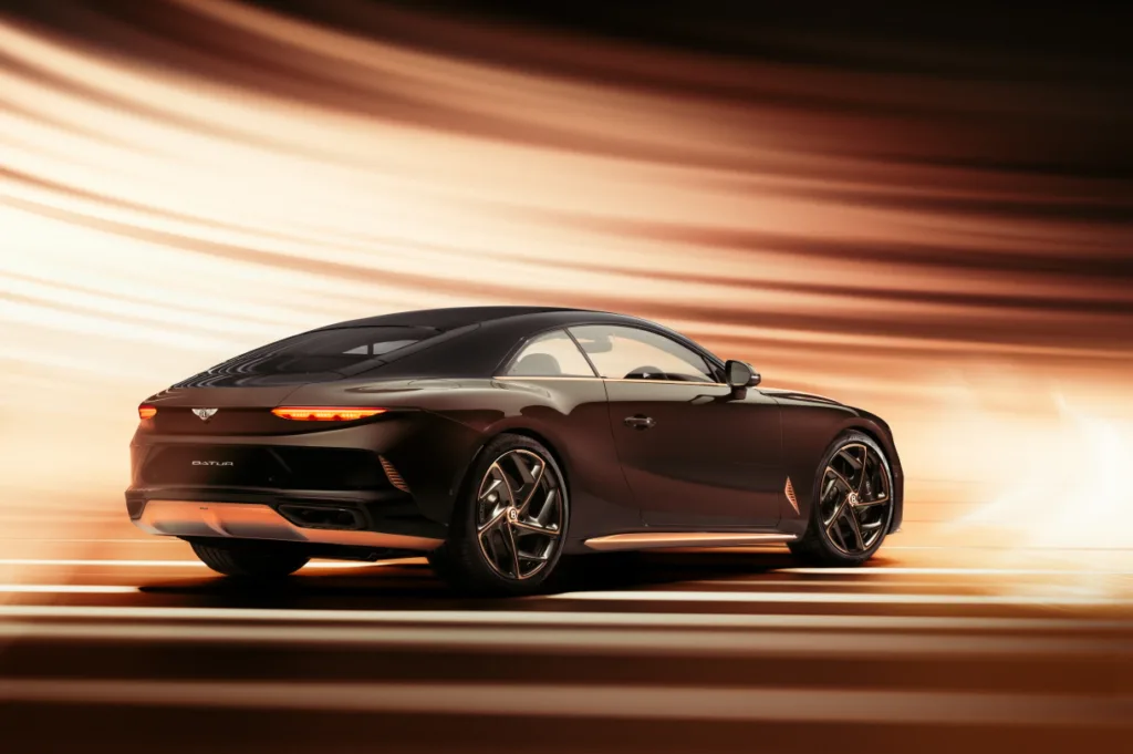 벤틀리 바투르 블랙 로즈 (‘The Black Rose’ Bentley Batur revealed, featuring 3D printed Rose Gold)