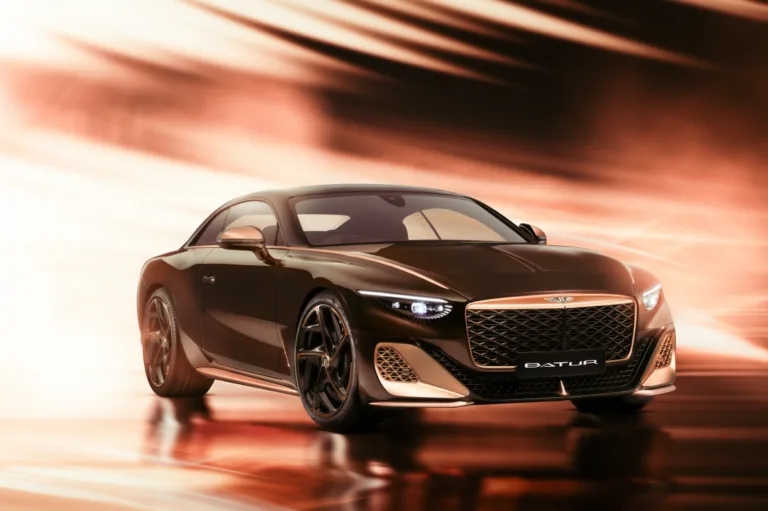 벤틀리 바투르 블랙 로즈 (‘The Black Rose’ Bentley Batur revealed, featuring 3D printed Rose Gold)