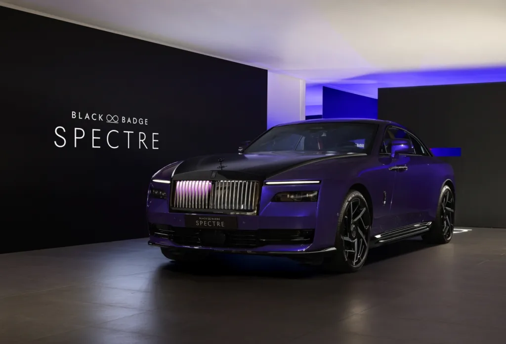 롤스로이스모터카, 역사상 가장 강력한 롤스로이스 블랙 배지 스펙터 국내 공개