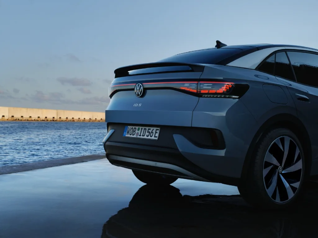 폭스바겐, 쿠페형 전기 SUV ID.5 고객 인도 시작, ID.4와 또 다른 느낌 2 폭스바겐 쿠페형 순수 전기 SUV ID.5