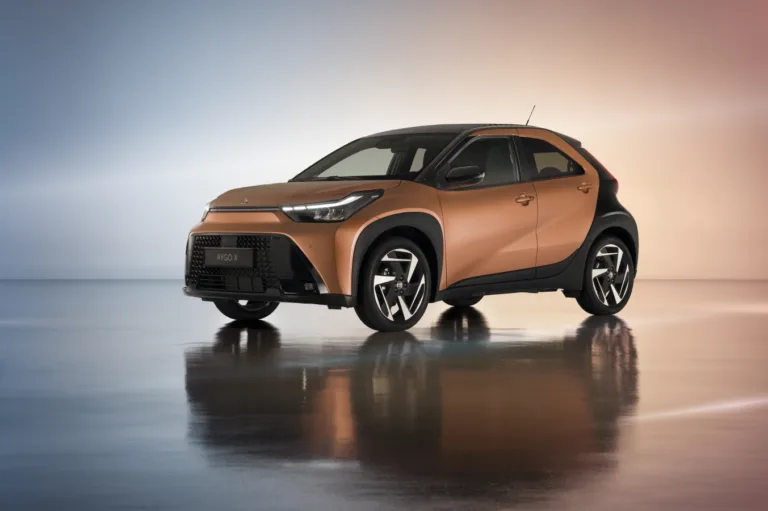 토요타 아이고 X 하이브리드, New Aygo X Hybrid: Even more fun and efficient