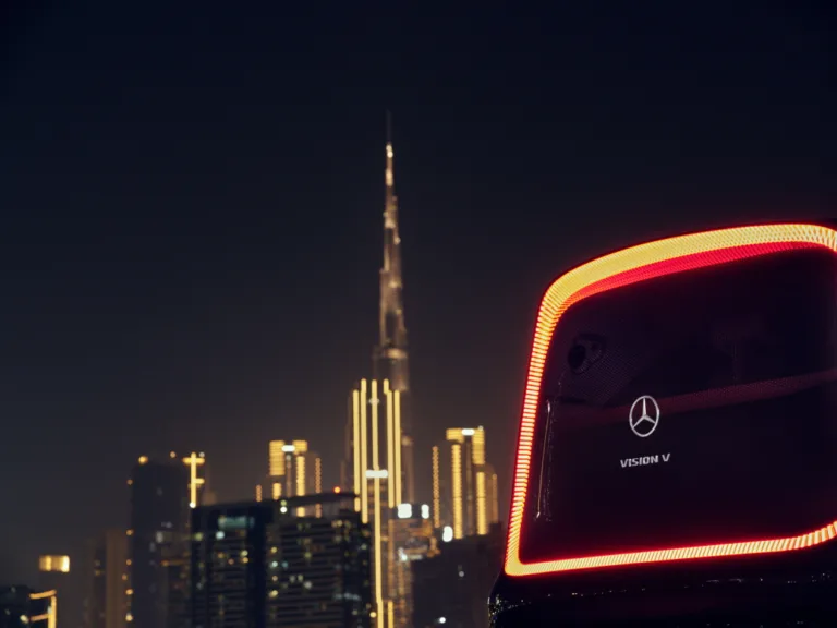 메르세데스-벤츠 VLS, 비전 V 글로벌 투어, Dubai welcomes the Vision V – a fascinating outlook on the future top-end model VLS