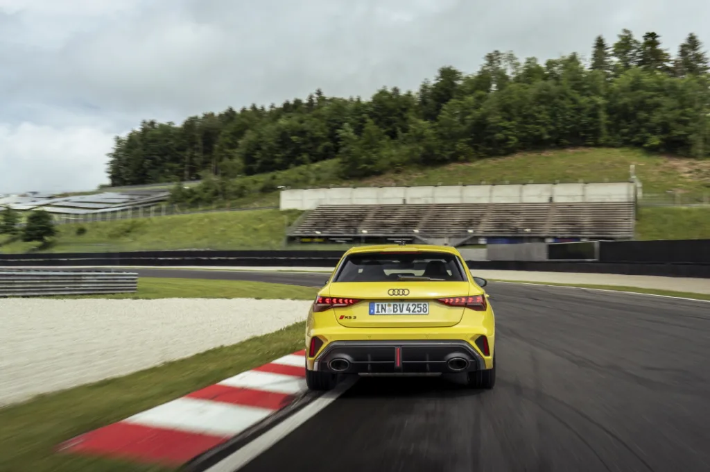 아우디 RS 3, A winning formula: emotional driving in the Audi RS 3