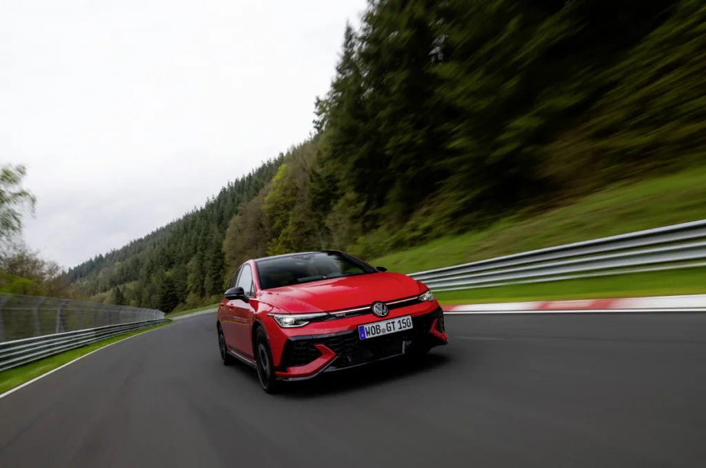 폭스바겐 골프 GTI 에디션 50, New Golf GTI EDITION 50 is the fastest Volkswagen production model on the Nordschleife track