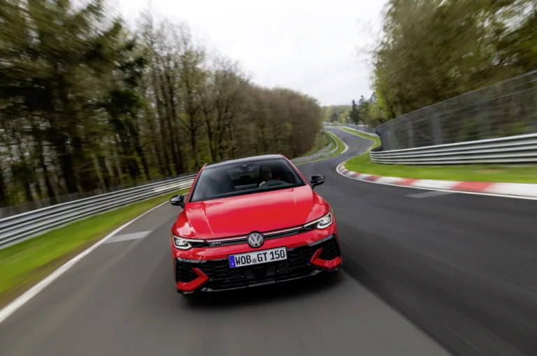 폭스바겐 골프 GTI 에디션 50, New Golf GTI EDITION 50 is the fastest Volkswagen production model on the Nordschleife track