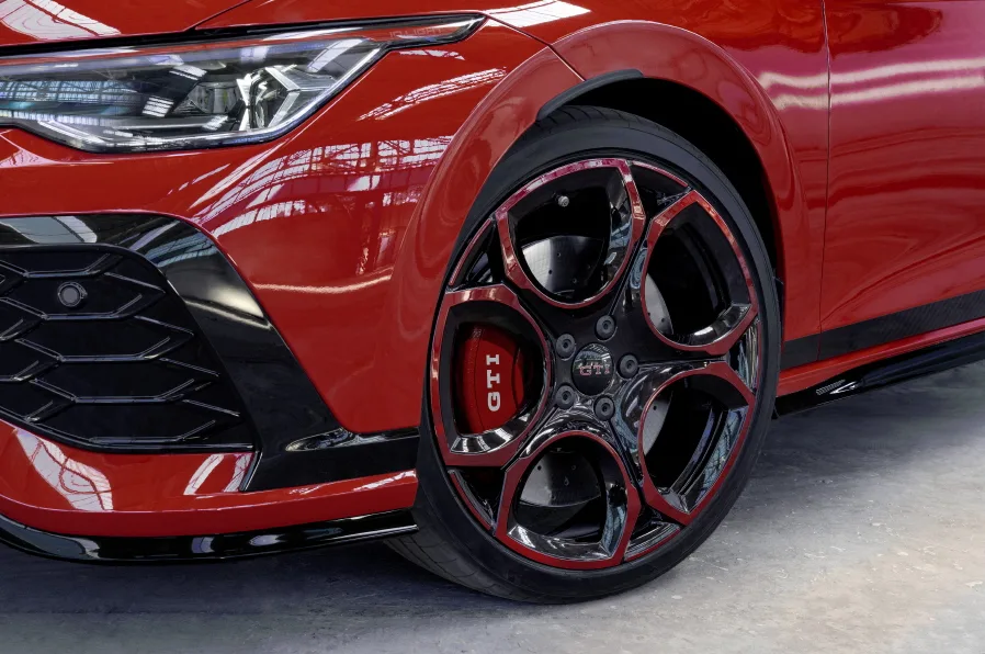 폭스바겐 골프 GTI EDITION 50, 역사상 가장 강력한 핫 해치 6 Golf GTI EDITION 50 – Volkswagen presents the most powerful production GTI