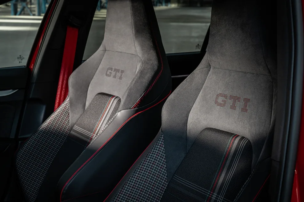 폭스바겐 골프 GTI EDITION 50, 역사상 가장 강력한 핫 해치 10 Golf GTI EDITION 50 – Volkswagen presents the most powerful production GTI