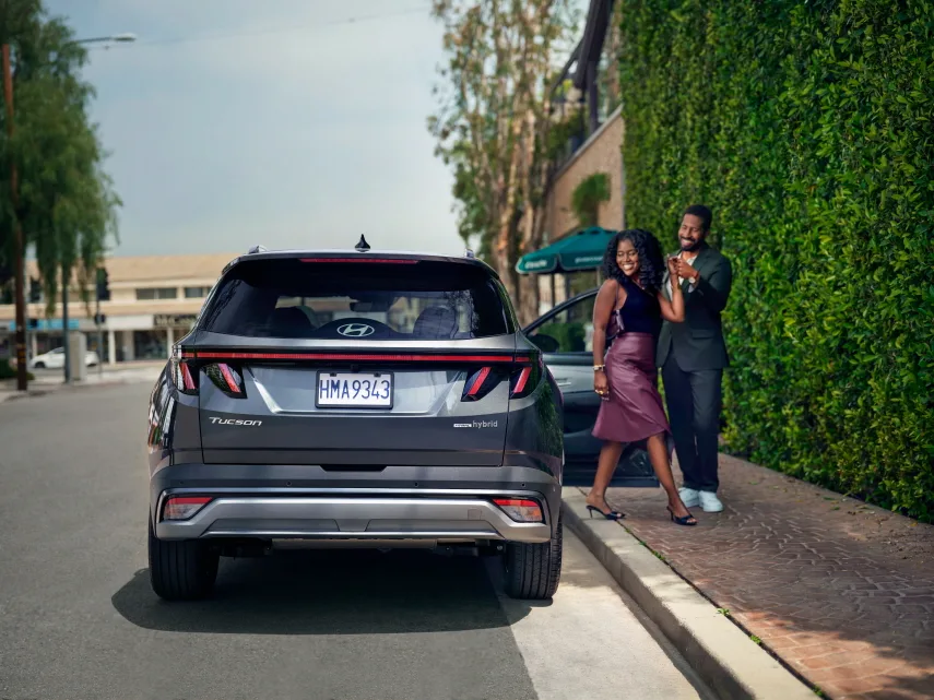 현대차 투싼 하이브리드 미국 광고, Hyundai's "He Got Money" Campaign Showcases How the 2025 Tucson Hybrid Turns Savings into Life's Little Luxuries