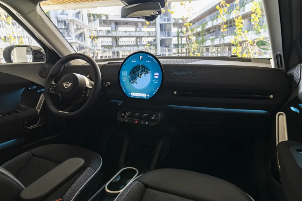 MINI 에이스맨 E 공개, 309km 달리는 즐거운 크로스오버 전기차 5 MINI 에이스맨 E 공개, The all-electric MINI Aceman: Everyday hero and adventure companion.