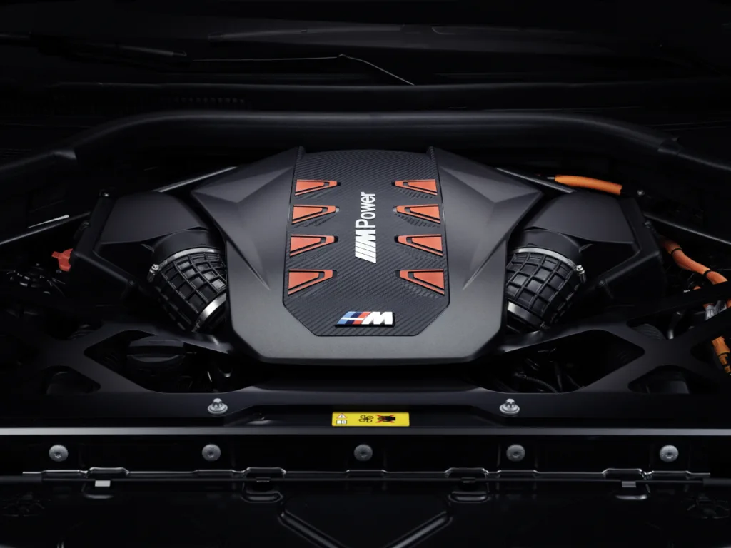 BMW XM, 748마력 강력한 M 하이브리드 전동화 SUV로 정리 2 New BMW XM options: maximum exclusivity and breathtaking performance.