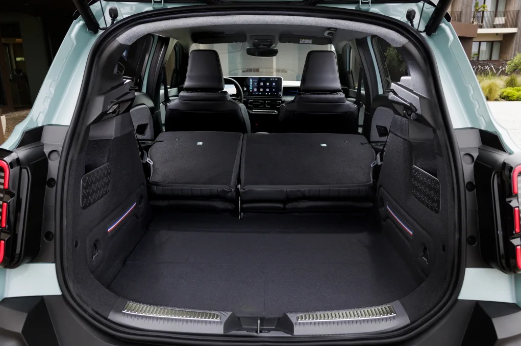 Renault 4 E-Tech Electric, become the versatile EV 3 르노 4 E-테크 일렉트릭, Renault 4 E-Tech electric: test driving the compact versatile EV