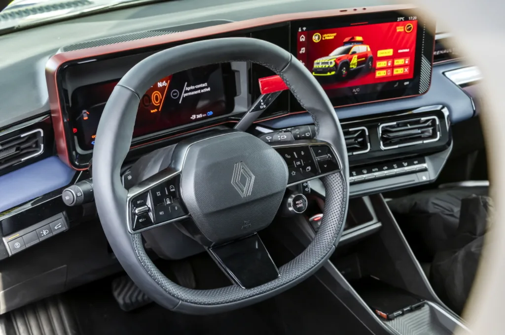 Renault Vision 4rescue for the the emergency services 5 르노 비전 4레스큐, Vision 4rescue, an innovative demo-car supporting the emergency services