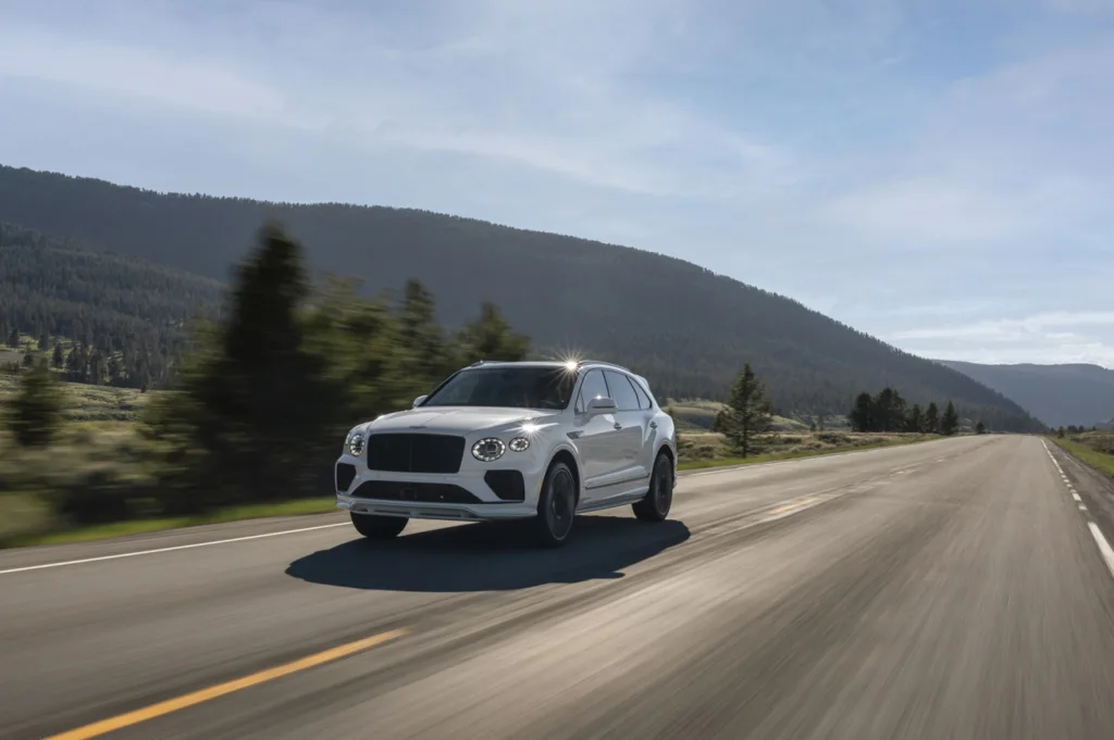 벤틀리 더 뉴 벤테이가 스피드 New Bentayga Speed: the most powerful and dynamic Bentayga yet