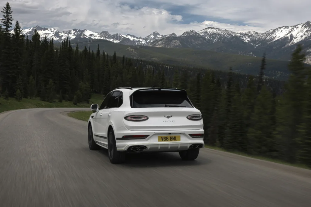 벤틀리 더 뉴 벤테이가 스피드 New Bentayga Speed: the most powerful and dynamic Bentayga yet