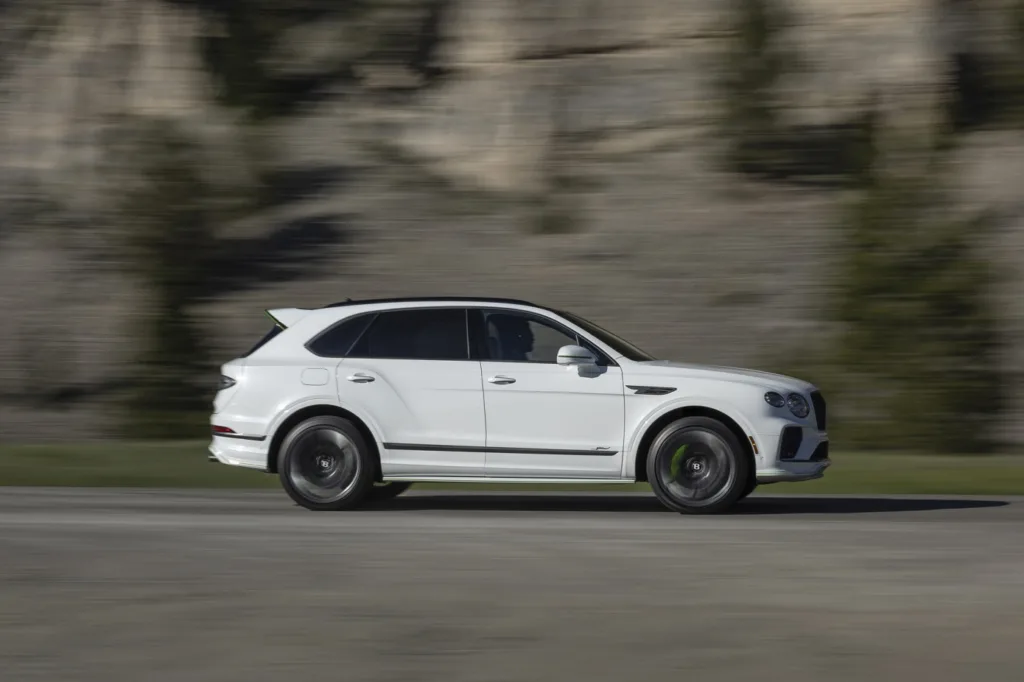 벤틀리 더 뉴 벤테이가 스피드 New Bentayga Speed: the most powerful and dynamic Bentayga yet