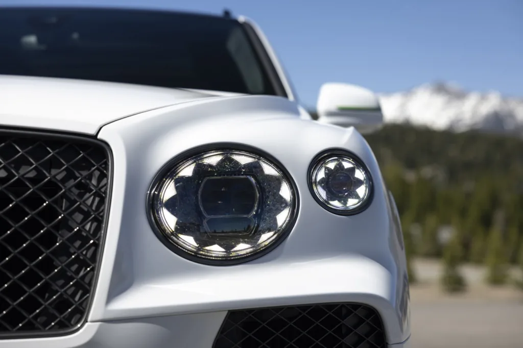 벤틀리 더 뉴 벤테이가 스피드 New Bentayga Speed: the most powerful and dynamic Bentayga yet