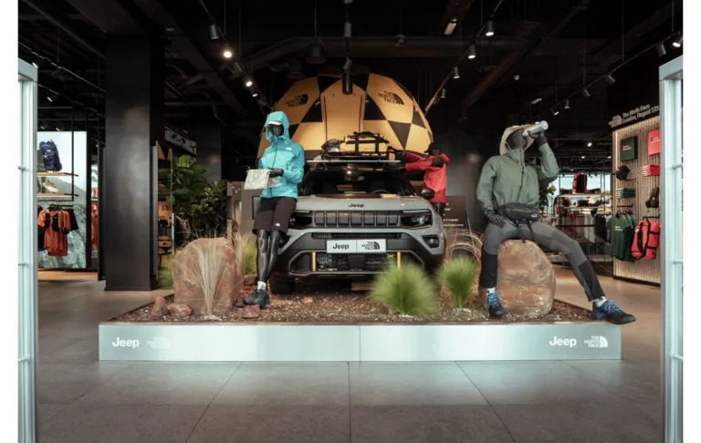 Jeep® brings adventure to London with Avenger 4xe The North Face Edition on display in flagship store