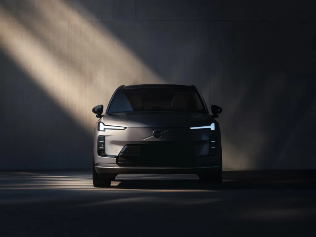 Volvo XC70, Volvo Cars’ first extended-range plug-in hybrid 1 볼보 (Coming soon: the new Volvo XC70, Volvo Cars’ first extended-range plug-in hybrid_)