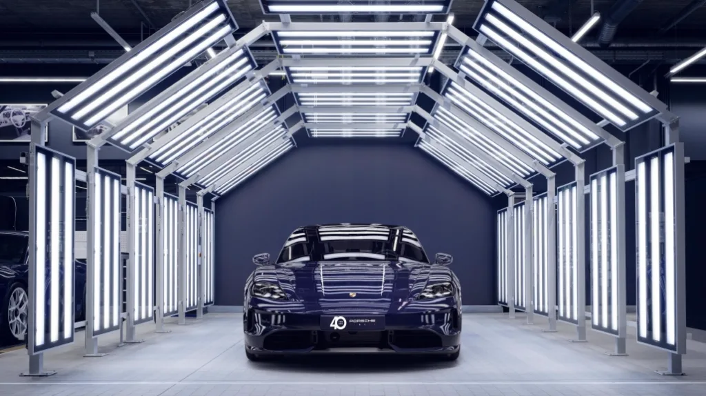 포르쉐, 페라가모와 함께 911 카레라 GTS, 타이칸 4S 스페셜 에디션 공개, Porsche Italia celebrates jubilee with two exceptional special-edition models