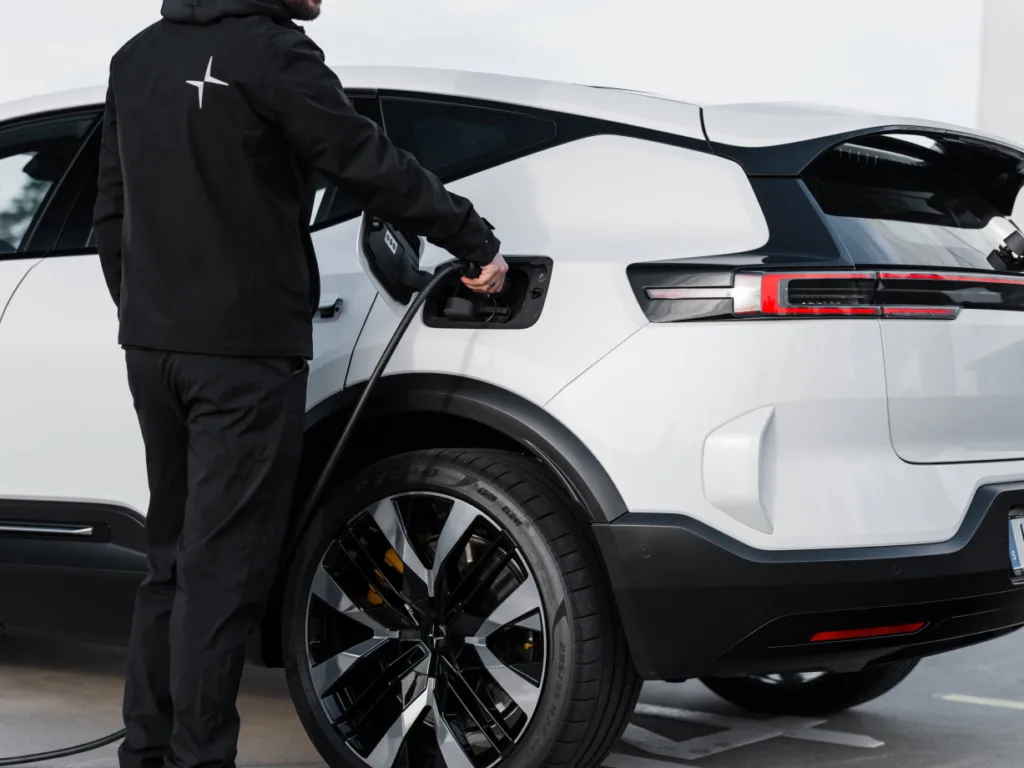 폴스타_Polestar Charge now offers 1 million public charge points across Europe