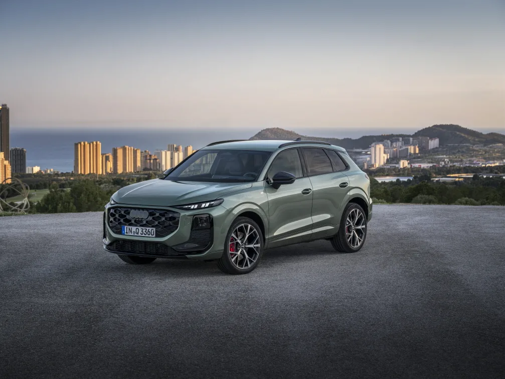 아우디 Q3 공개, New benchmark in the compact class: the Audi Q3